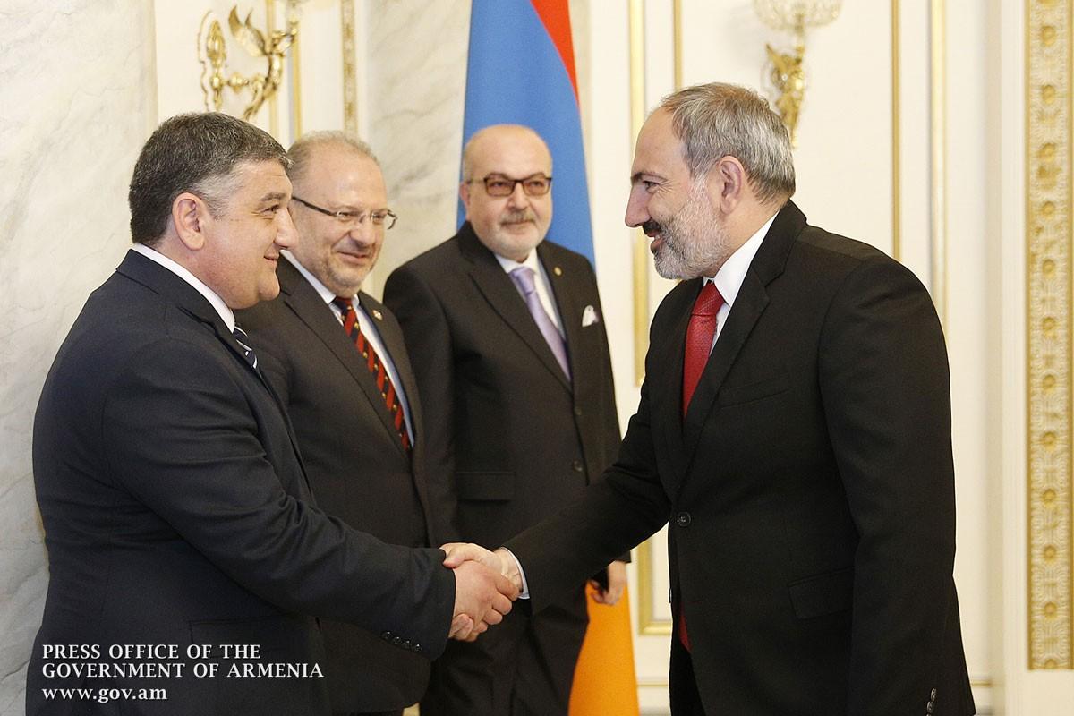 Pashinyan Hosts High-Ranking Homenetmen Delegation