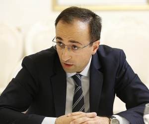 Armenian Health Minister Introduces Sweeping Smoking Ban