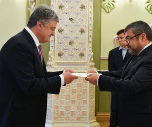 Armenian Ambassador Presents Credentials to Ukraine President