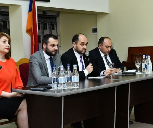 Փաստաթղթերն ընդունել ամեն օր. ԿԳ նախարարը` դպրոցի տնօրեններին