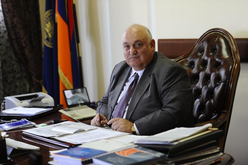Արամ Սիմոնյան. «Եթե ես այսօր հրաժարական չտամ, միևնույն է, էլի օրենքի խախտումով դա արվելու է»