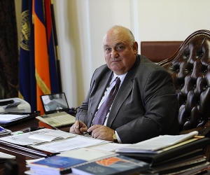 Արամ Սիմոնյան. «Եթե ես այսօր հրաժարական չտամ, միևնույն է, էլի օրենքի խախտումով դա արվելու է»