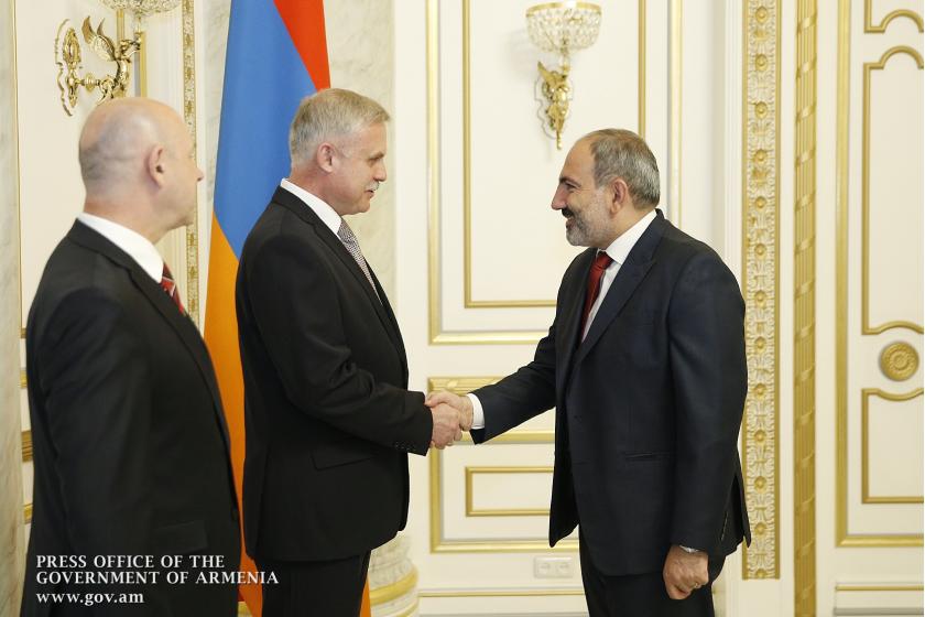 Премьер-министр принял кандидату на пост генерального секретаря ОДКБ Станиславу Засю