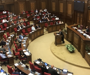 Парламент обсуждает вопрос нового кандидата на должность судьи Конституционного суда