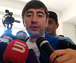 Следователь по делу о событиях 1 марта 2008 года объявил самоотвод судье Вазгену Рштуни, рассматривающему жалобу адвоката Р.Кочаряна