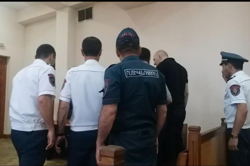 «Արմենիա» բժշկական կենտրոնից փախուստի փորձ կատարած դատապարտյալ Դավիթ Գալստյանը 10 ժամով  հեռացվեց նիստերի դահլիճից