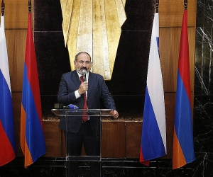 Pashinyan Congratulates Putin, Medvedev on Russia Day