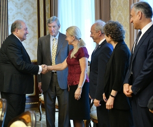 Նախագահ Արմեն Սարգսյանը հանդիպել է Հայաստանի տեխնոլոգիական ապագային վերաբերող քննարկման մասնակիցներին