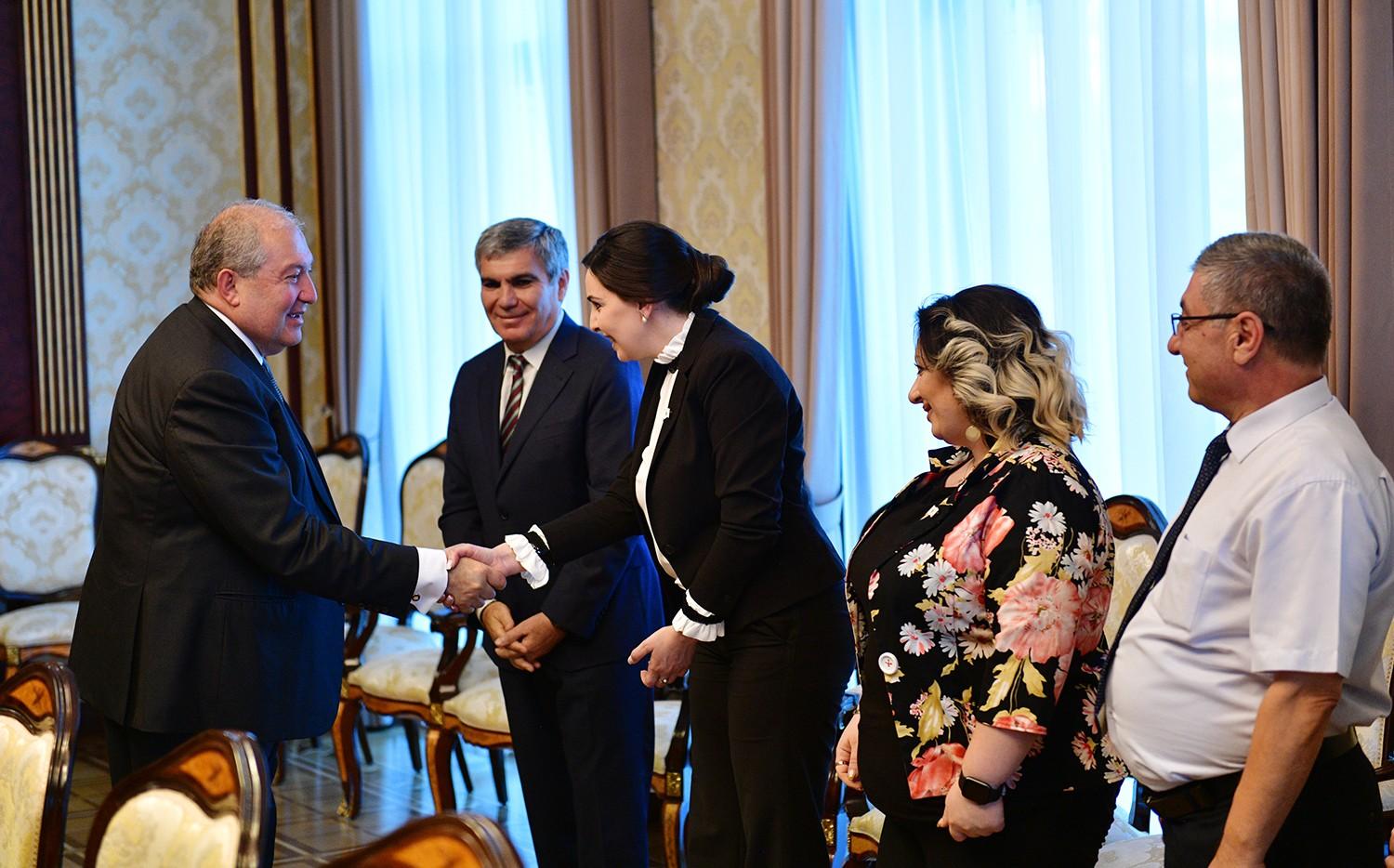 Նախագահը հյուրընկալել է «Հանրապետություն» կուսակցության ներկայացուցիչներին