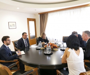Նախարար Խաչատրյանը ԱԶԲ ներկայացուցիչների հետ քննարկել է համագործակցության շրջանակը
