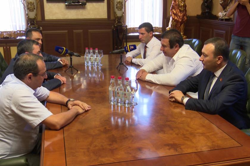 Top ARF and Prosperous Armenia Party Officials Hold Meeting in Yerevan