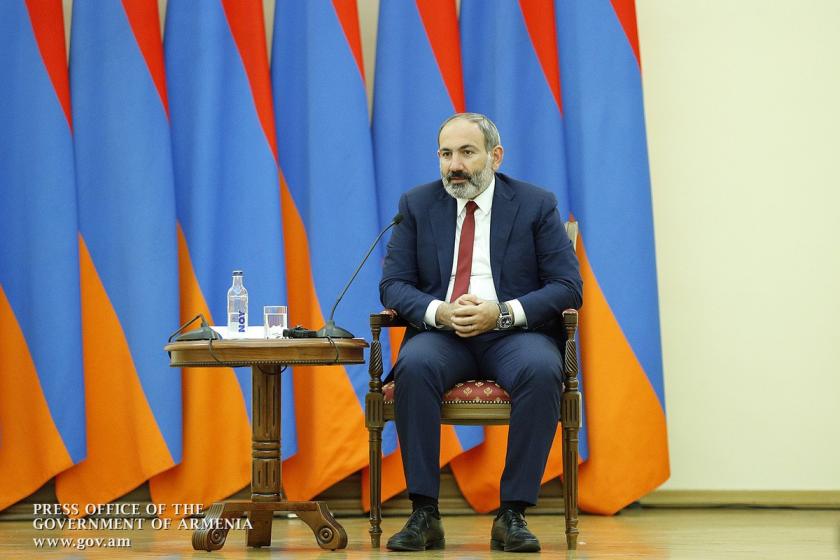 Премьер-министр встретился с членами первой группы осуществлявших гуманитарную миссию в Сирии армянских специалистов