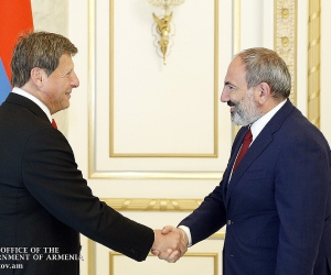 Премьер-министр Никол Пашинян принял мэра Глендейла Ара Наджаряна