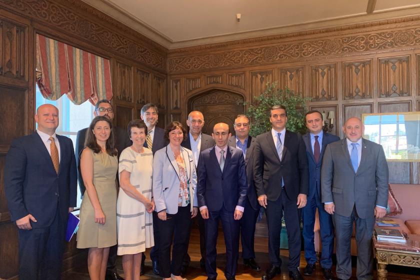 Արցախի ՄԻՊ-ը  հանդիպել է Կալիֆորնիայի սենատորի և երեք համալսարանների ղեկավարության հետ