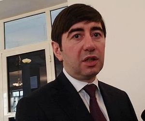 “Как только я начинаю говорить, мне объявляют самоотвод”: Вазген Рштуни отазался отвечать на вопросы  журналистов