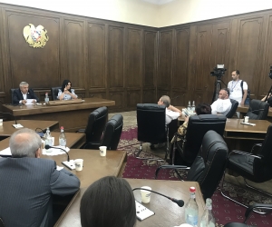Депутат фракции “Процветающая Армения“ призвал очищать Севан “без лишнего шума”