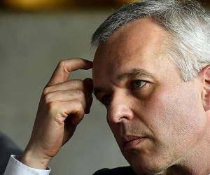 French Minister Resigns Over Lavish Dinners Scandal