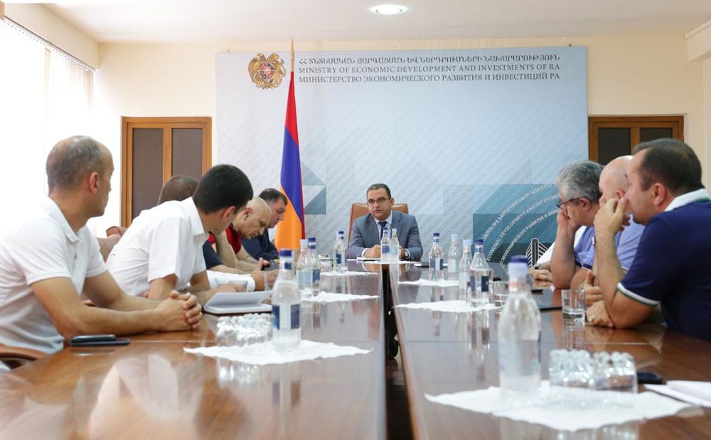 Քննարկվել են թեթև արդյունաբերության զարգացման հնարավորությունները