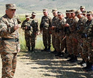 ՊԲ հրամանատարն այցելել է առաջնագիծ