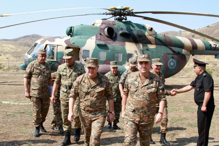 Զինված ուժերի գլխավոր շտաբի պետն ու ՊԲ հրամանատարը այցելել են առաջնագիծ