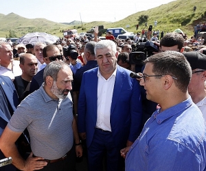 Споры вокруг Амулсара: период "черно-белого" противостояния завершился