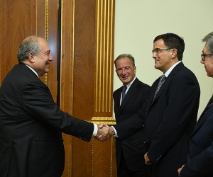 President Sarkissian and Former Électricité de France CEO Discuss Investment Matters