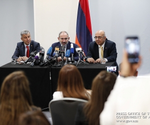 Pashinyan Holds Press Conference in Los Angeles