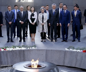 Singapore Prime Minister Pays Respects at 1915 Genocide Memorial in Yerevan