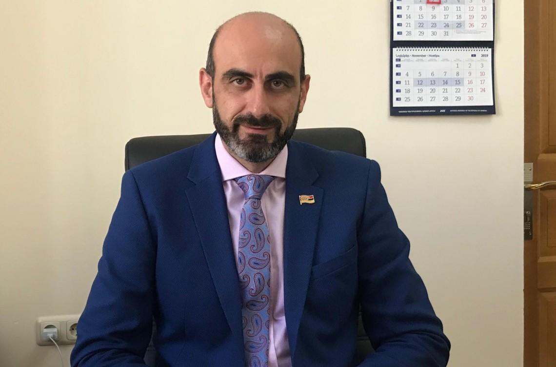 Նարեկ Զեյնալյանը վստահեցնում է՝ նախարար Թորոսյանի հետ խնդիր չունեն, «թիմակիցներ են»