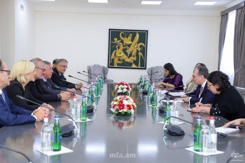 Armenian Foreign Minister Receives French MPs and Mayors