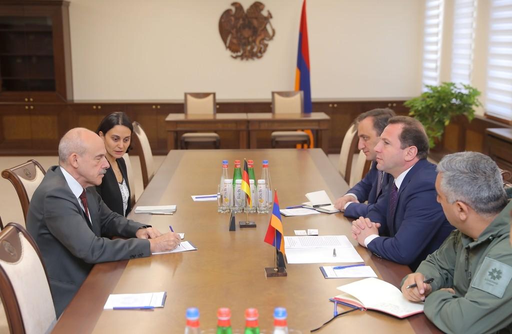 Armenian Defense Minister and German Ambassador Discuss Expanded Military Cooperation