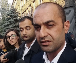 Հրայր Թովմասյանի դուստրերին հարցեր են տվել նրանց սեփականության իրավունքով պատկանող գույքերի ձեռքբերման մասին