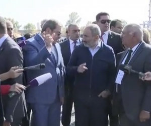 Pashinyan Tours New Auto Customhouse Site in Gyumri