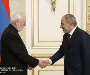 Pashinyan Welcomes Top Vatican Diplomat to Armenia