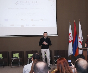 Հակոբ Արշակյանը մասնակցել է Գյումրիում անցկացվող «Մարզերի հզորացումը բարձր տեխնոլոգիաների խթանմամբ» խորագրով համաժողովին