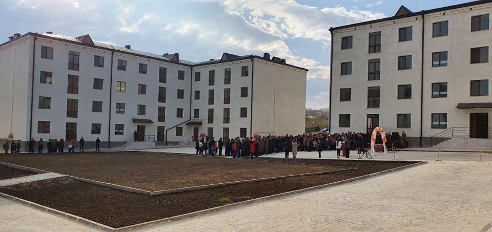 Бако Саакян присутствовал на церемонии открытия нового жилого квартала в городе Мартуни