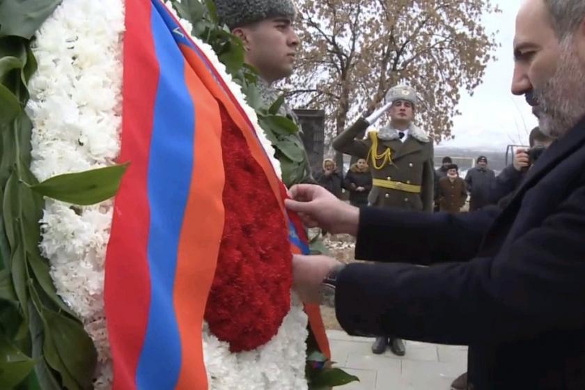 Pashinyan Visits Gyumri; Pays Tribute to 1988 Earthquake Victims