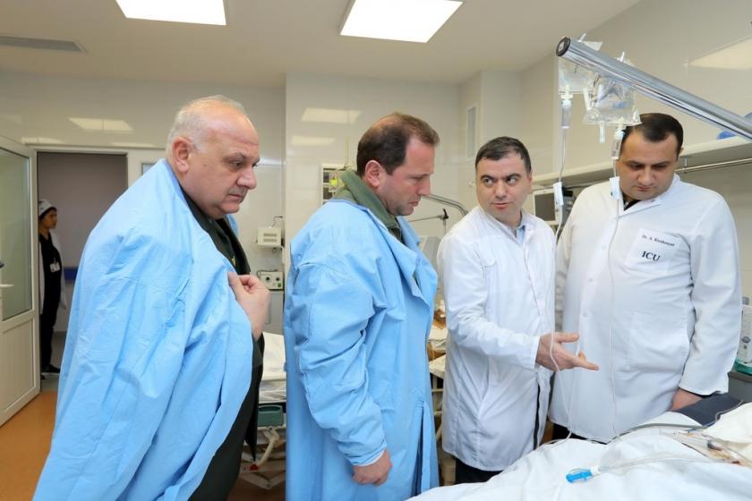 Պաշտպանության նախարարն այցելել է զինվորական հոսպիտալ