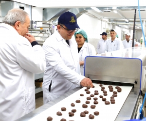 Armenian Economics Minister Tours Yerevan Chocolate Factory