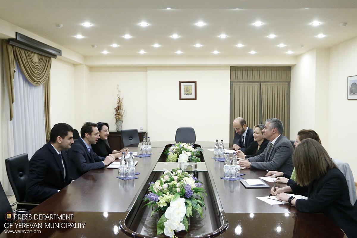 Yerevan Mayor and Asian Development Bank Officials Discuss Infrastructure Issues