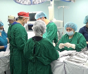 «Աստղիկ» ԲԿ-ում ավարտվեց լյարդի փոխպատվաստումը․ 23-ամյա աղջիկը իր լյարդի մի մասը նվիրաբերել է 24-ամյա քրոջը