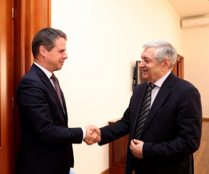 Armenian Emergency Situations Minister Discusses Cooperation with French Ambassador to Armenia