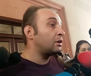 Адвокат настаивает на нарушении прав Грайра Товмасяна. Обыск в квартире председателя КС продолжается