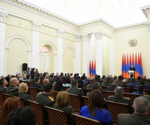 Արմեն Սարգսյանը պետական բարձր պարգևներ է հանձնել բանակի օրվա առթիվ