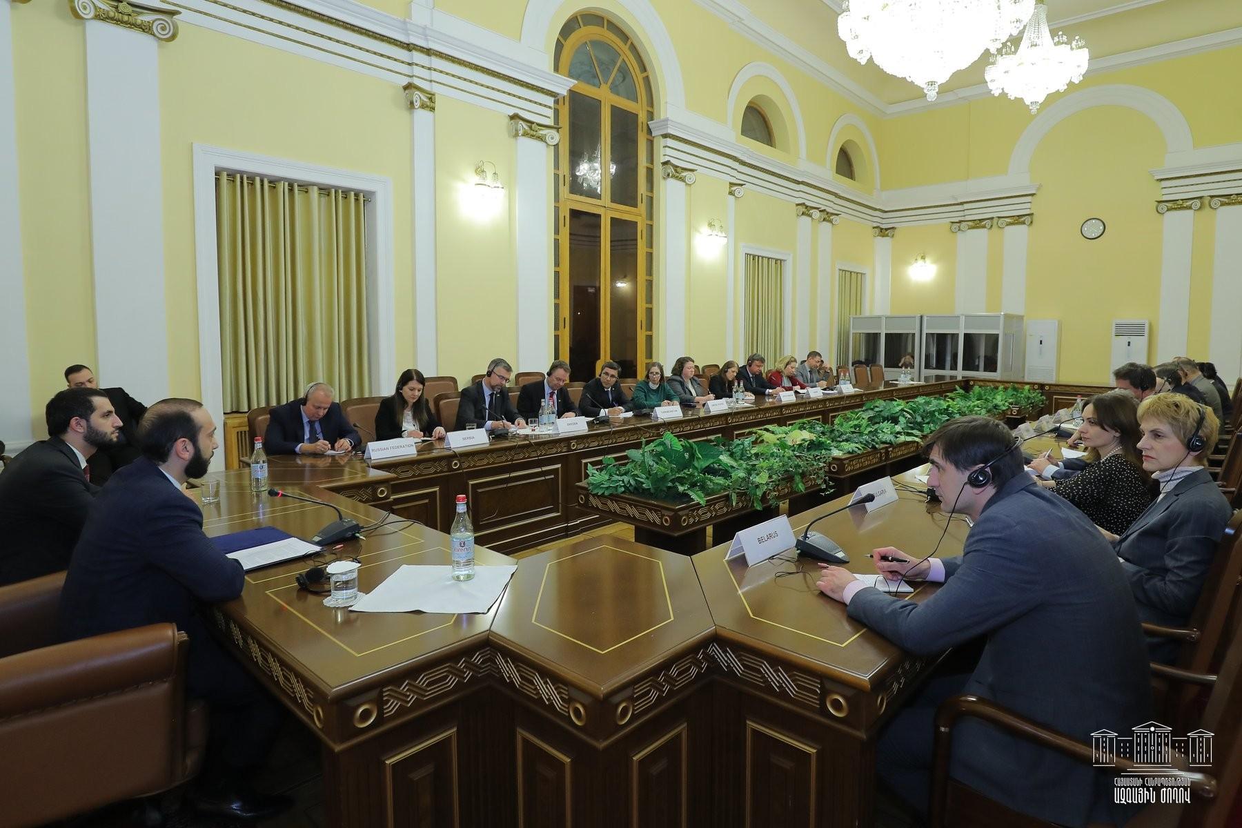 Հայաստանում ԵԱՀԿ և ԵԽ անդամ երկրների հավատարմագրված դեսպանների հետ քննարկվել է ՍԴ շուրջ առկա իրավիճակը