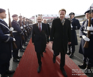 Премьер-министр с рабочим визитом прибыл в Германию