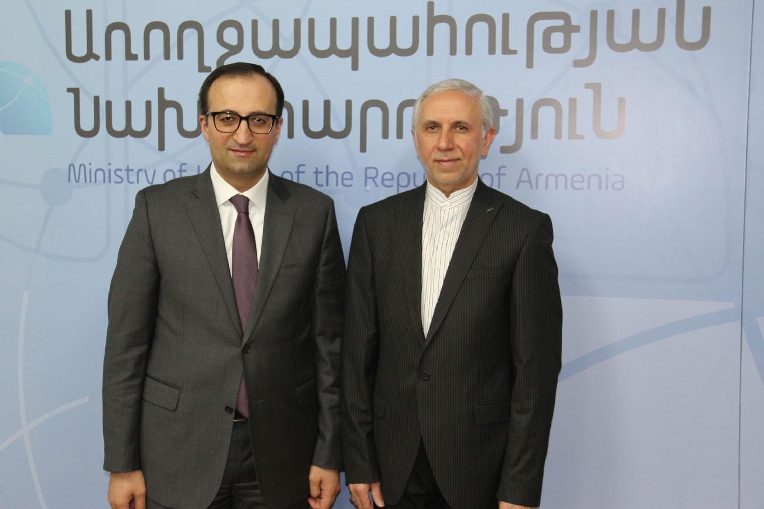 Արսեն Թորոսյանն ու Իրանի դեսպանը քննարկել են նոր կորոնավիրուսով պայմանավորված իրավիճակը