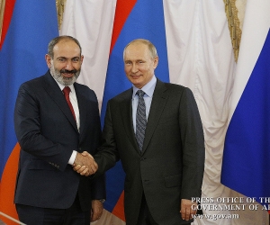 Никол Пашинян провел телефонный разговор с Владимиром Путиным