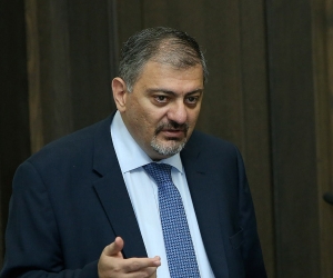Վաչե Գաբրիելյան. «Վարկային ծրագրերն այս փուլում անարդյունավետ են. շեշտադրումը հիմա պետք է լինի անվերադարձ օգնության վրա»