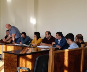 Շորթմամբ կաշառք ստանալու և պաշտոնեական լիազորություններն անցնելու մեջ մեղադրվող ԱԱԾ պաշտոնյաները գրավի դիմաց ազատ են արձակվել